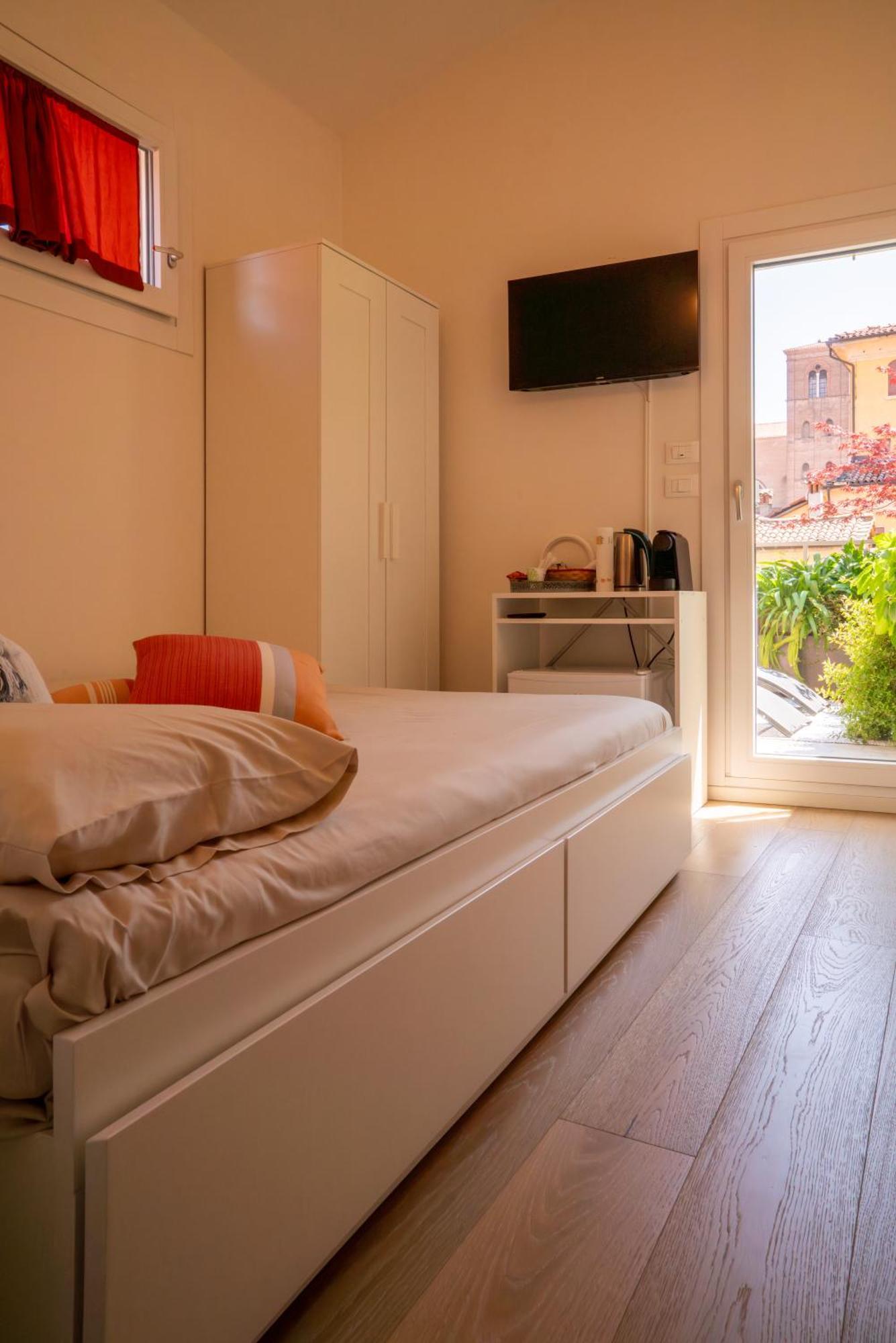 Piazza Maggiore Santa Margherita B&B Bolonya Oda fotoğraf